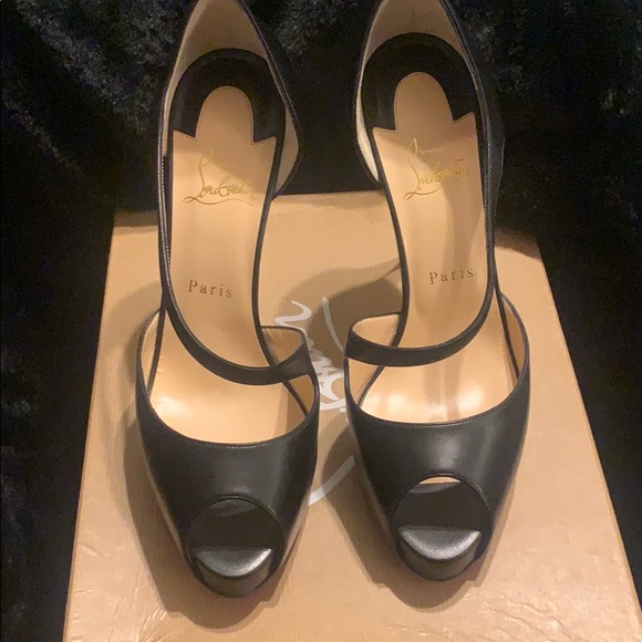 BRAND NEW! Pristine condition! - Picture 6 of 7